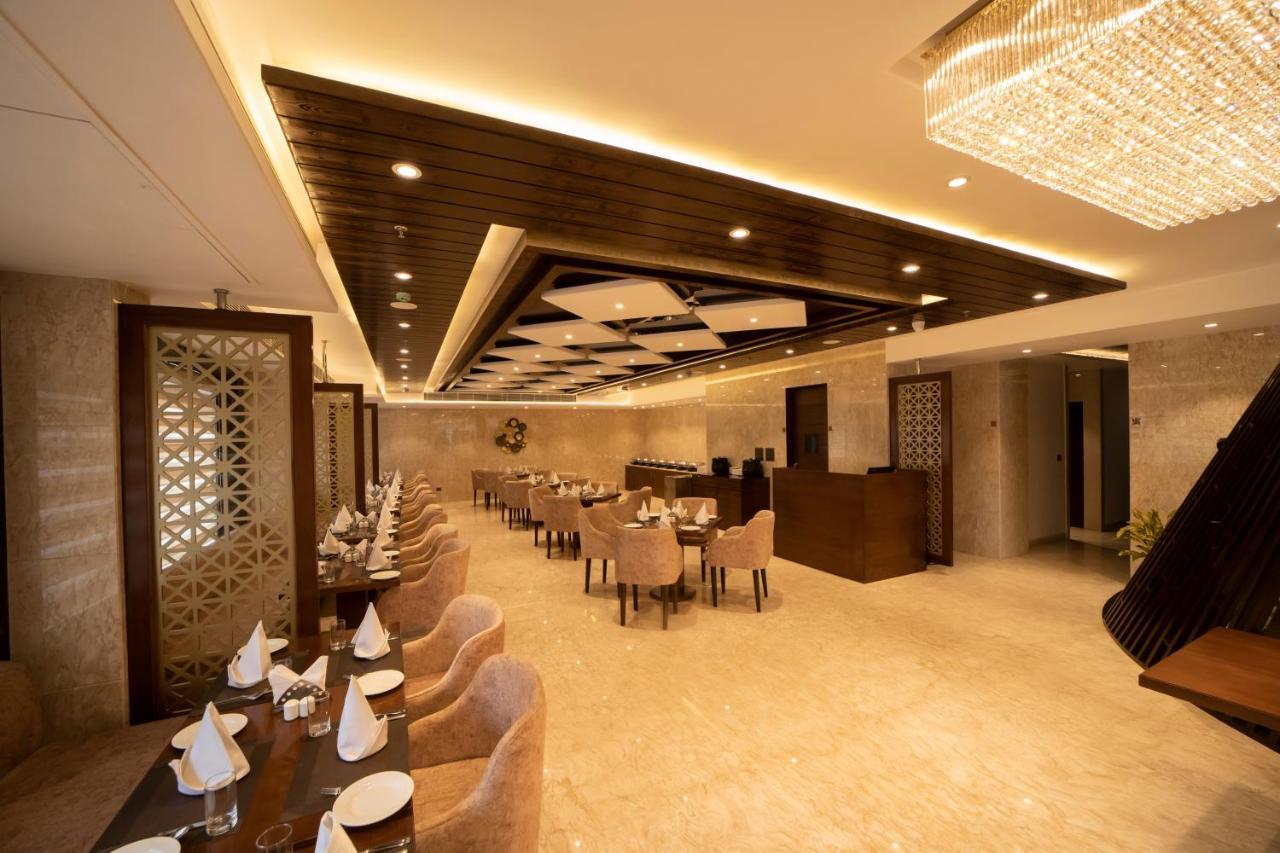 Hotel DVIJ INN Jaipur Buitenkant foto