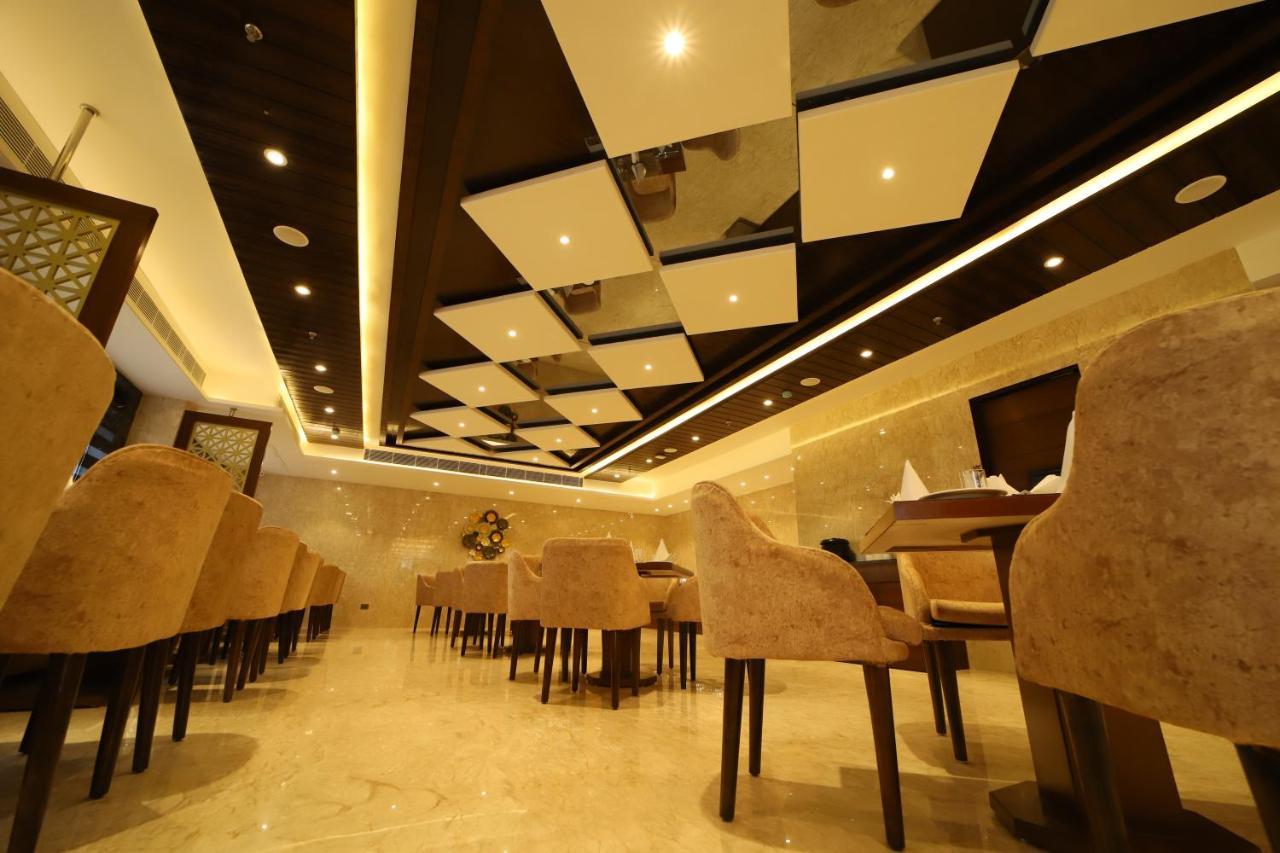 Hotel DVIJ INN Jaipur Buitenkant foto