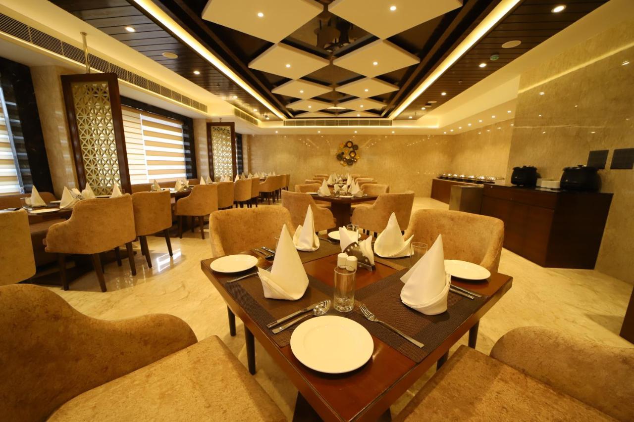 Hotel DVIJ INN Jaipur Buitenkant foto