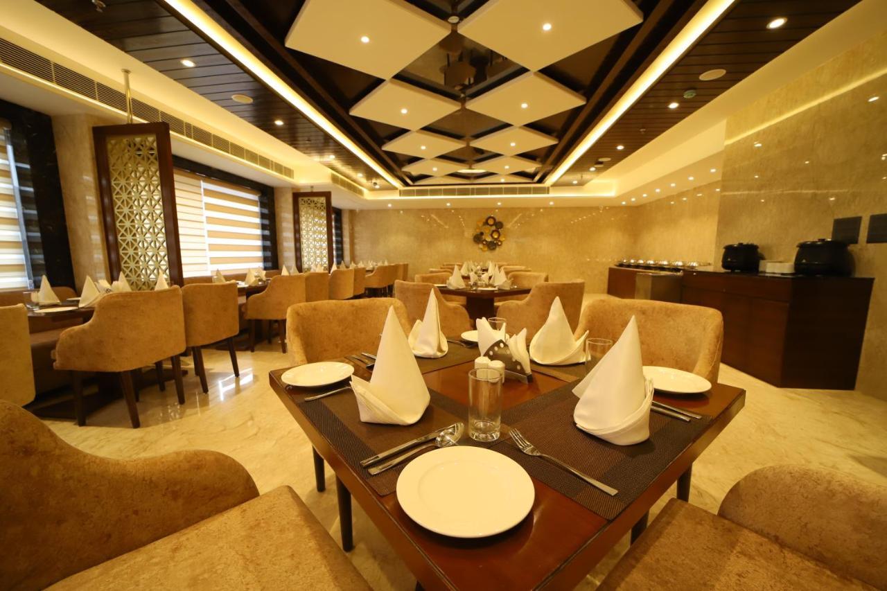 Hotel DVIJ INN Jaipur Buitenkant foto