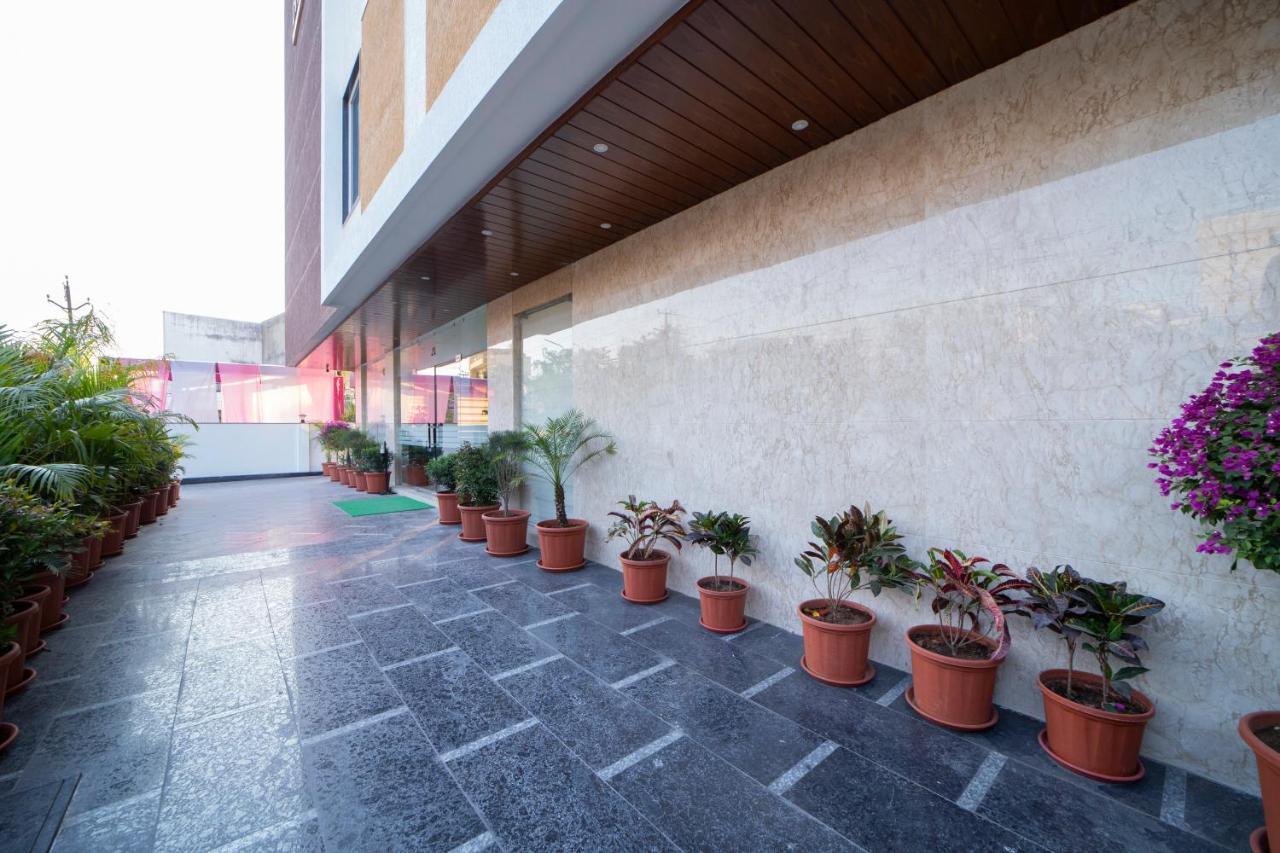 Hotel DVIJ INN Jaipur Buitenkant foto
